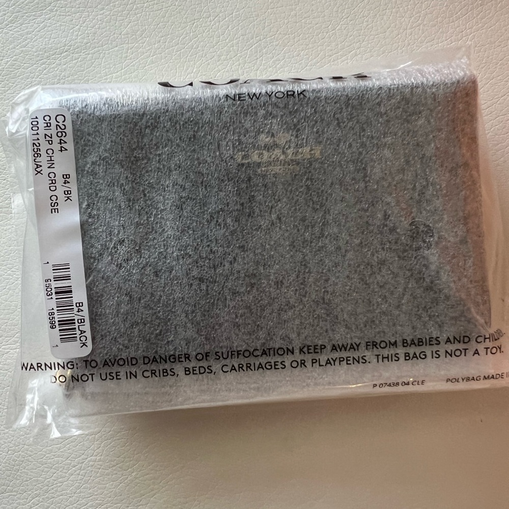 Coach Zip Chain Card Case NWT - Picture 4 of 4